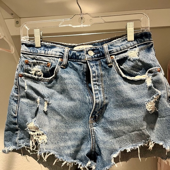 Abercrombie and Fitch High Rise Mom Shorts Curve Love - Picture 2 of 4
